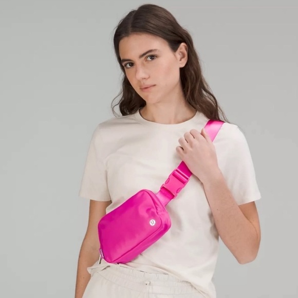 💗LAST ONE💗Lululemon Athletica Everywhere Belt Bag in Sonic Pink - Picture 13 of 13